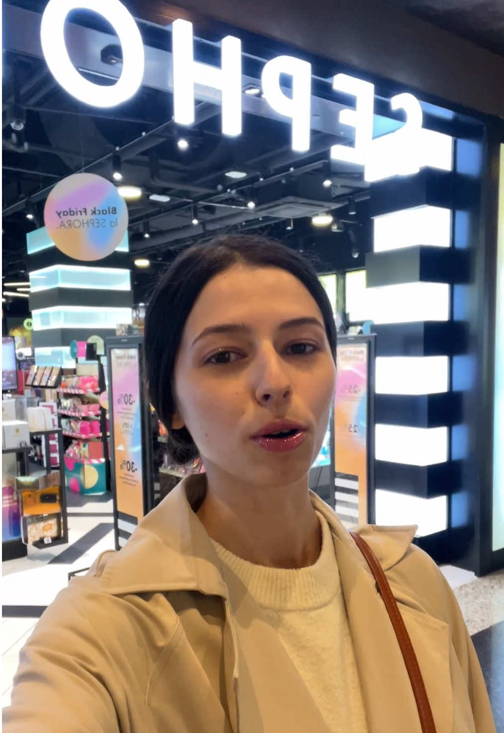 Mi-au răspuns în sfârșit și pe mail ca să-mi spună ca o să-mi trimită curier deoarece în magazin NU se pot returna. Uite ca eu am reușit.