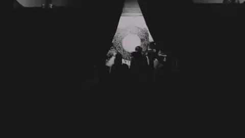 دٍمًعٌ آلَحًبً وٌحًيَ.    #محمد_باقر_الخاقاني#inshot 