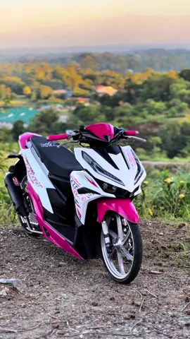 eyy 🩷🤍#fyp #malaysianconcept🇲🇾 #hondaclickv3 #hondaclickwhitepink 