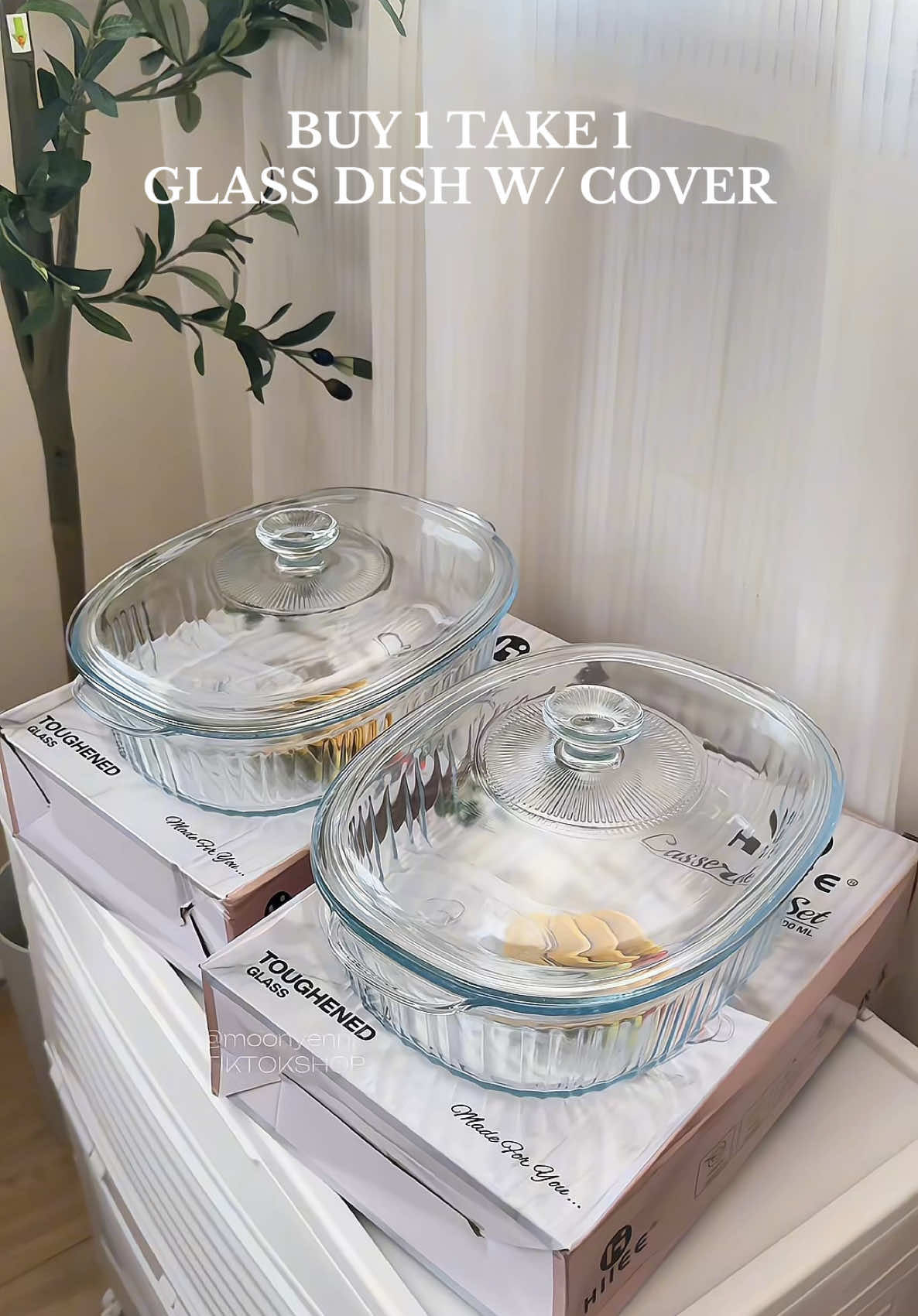 Replying to @jeenelcee BUY 1 TAKE 1 GLASS DISH WITH COVER — trending at madalas maubusan ng stocks kasi ang ganda talaga ng quality!! mapapaulit ka talaga sa pag order 💯 #glassdish #buy1take1glassdish #glassware #glassservingdish #glassdishwithcover