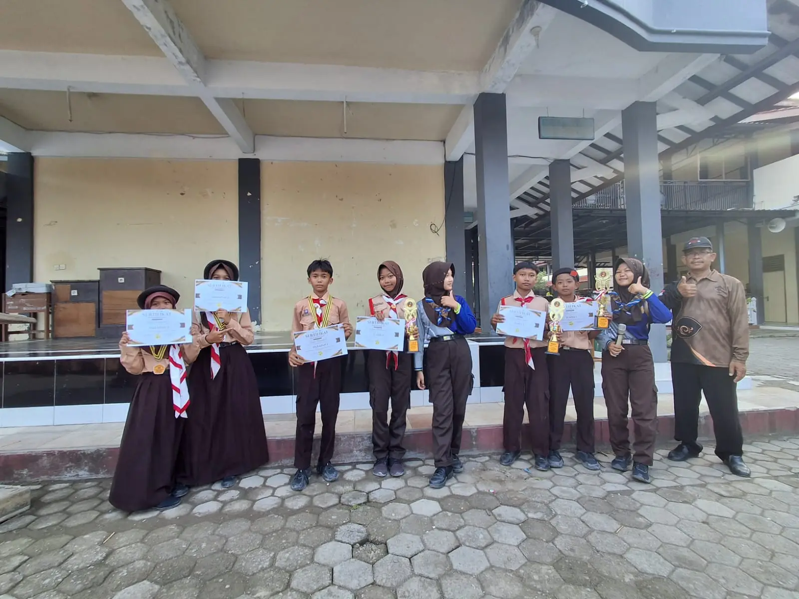 selamat adik adik👍👍👍👍👍 #pramukaindonesia #paramukaindonesia🇲🇨⚜ #essalafytbskudus 