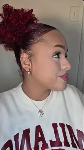 #lorealparis Curly sleek bun  using my lorealparis  sleekbun kit 👌 #lorealslickbackcream #sleekbun #curlysleekponytail #lorealparishaircare 