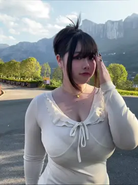 ⛰️🤍 | 📍Enshi Grand Canyon 🇨🇳 | #Enshi #Grandcanyon #China #Travel #Asiangirl 