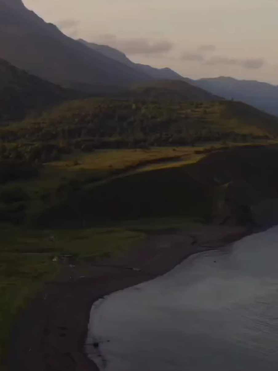 ﴿ يَوْمَئِذٍ يَتَّبِعُونَ الدَّاعِيَ لَا عِوَجَ لَهُ ۖ وَخَشَعَتِ الْأَصْوَاتُ لِلرَّحْمَٰنِ فَلَا تَسْمَعُ إِلَّا هَمْسًا﴾ سورة طه الآية-108. القارئ:#محمد_ايوب #قران_كريم #قران #تلاوات #quran_alkarim 