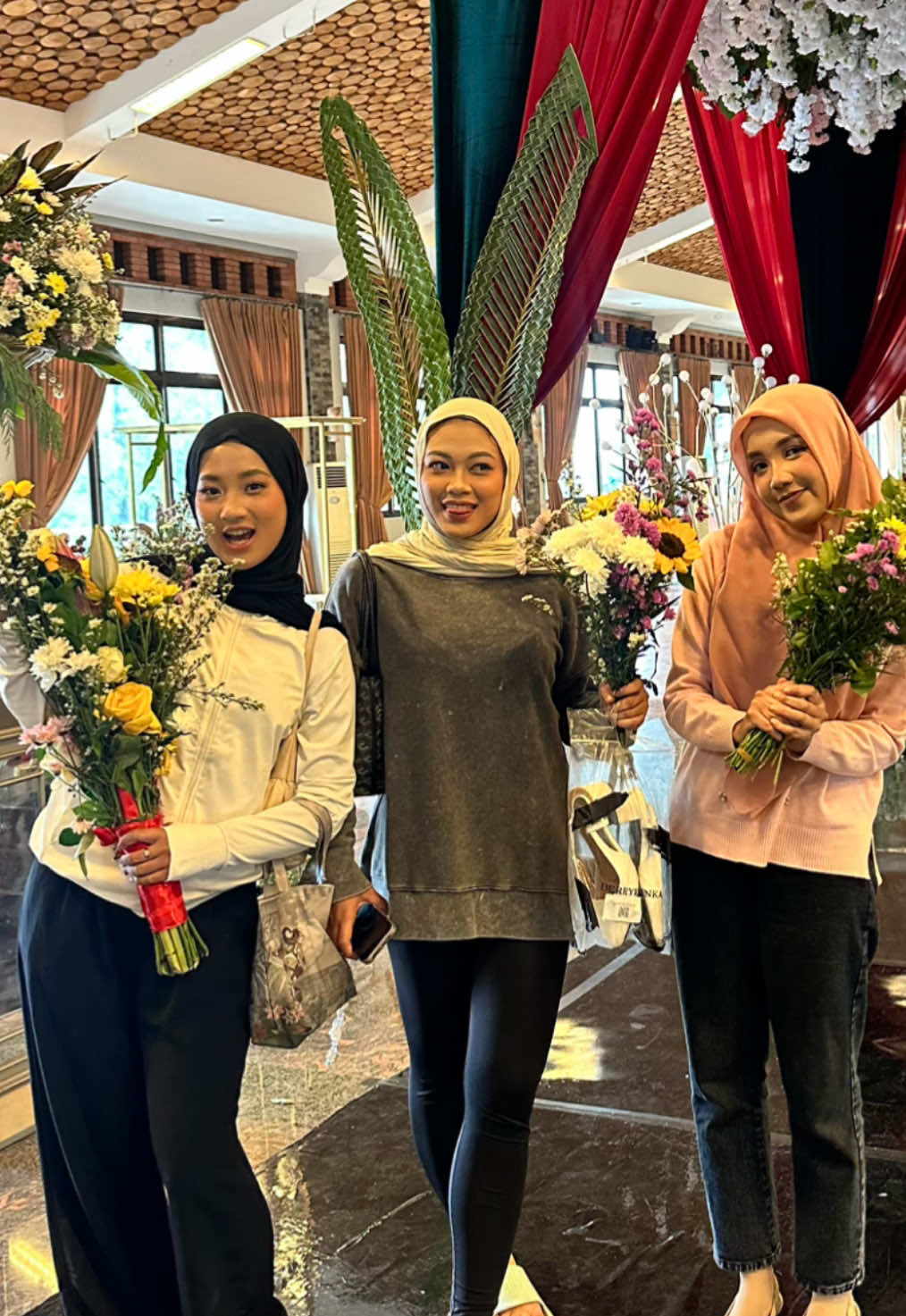 gada yg ngasi bunga!! kita buat bunga sendiri 