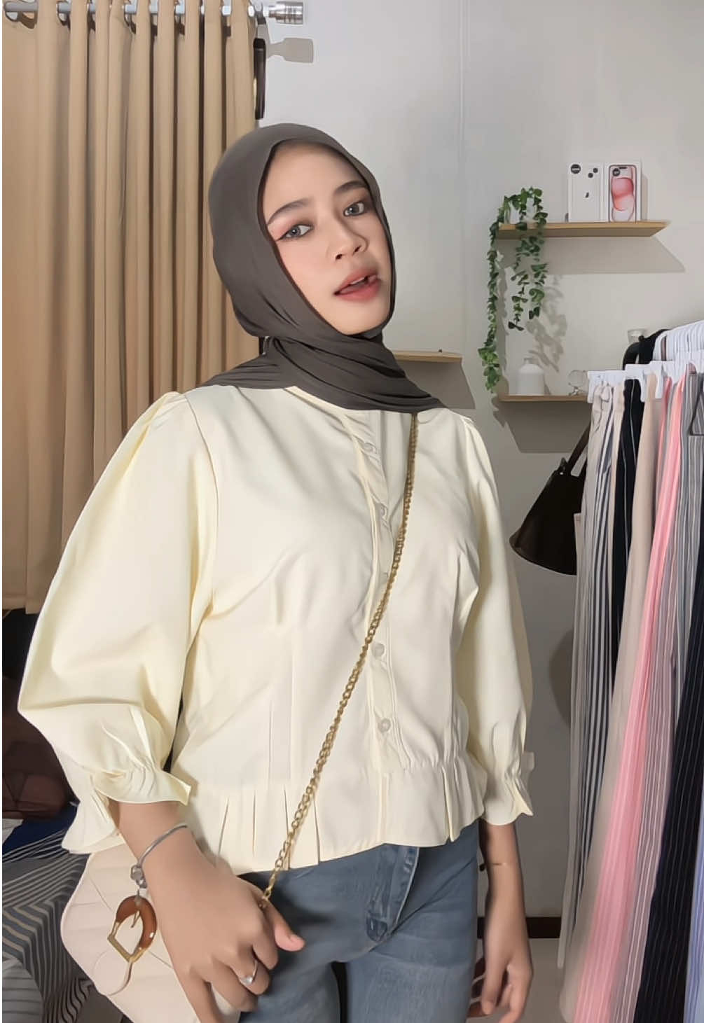 blouse nya cantik bangett plisss🥰🫰🥺#fyp #ootdhijab #atasanwanita 