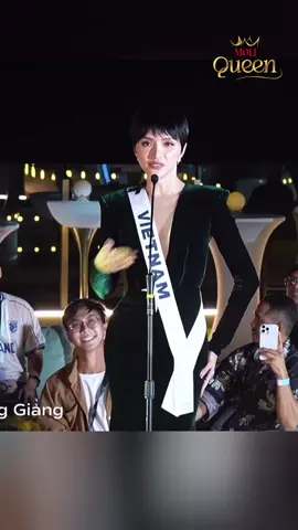 Đại diện Việt Nam - Hoa hậu Hương Giang hô tên, catwalk trong đêm chào đón dàn thí sinh Miss Universe đến Phuket. Bạn chấm bao nhiêu điểm cho màn catwalk này của Jennifer? #huonggiang #missuniverse #missuniversevietnam #moliqueen #tiktokgiaitri  