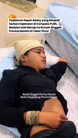 Perjalanan Repan Baduy (16) warga banten yang menjadi korban begal di wilayah cempaka putih 26 oktober 2025 Lalu , setelah menempuh perjalanan dari tanjung duren tempat tinggal bapak johan nelo penolong pertama menuju rumah singgah banten di tebet ,dan saat ini repan sudah menjalani perawatan dan berada di Rumah Singgah Provinsi Banten yang terletak di @Badan Penghubung Prov Banten Jalan Tebet Timur Raya no 51 Jakarta Selatan #fyp #foryou #foryoupage #xybca #banten 