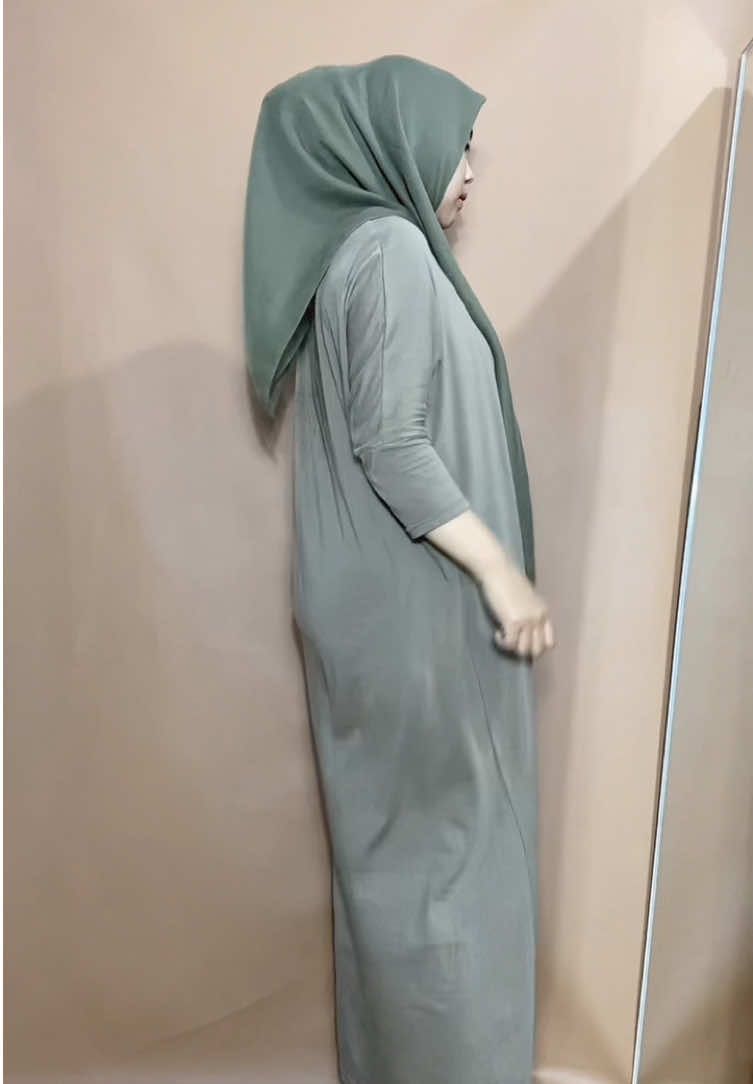 Tetap jadi midi Dress terfavorit #mididress 