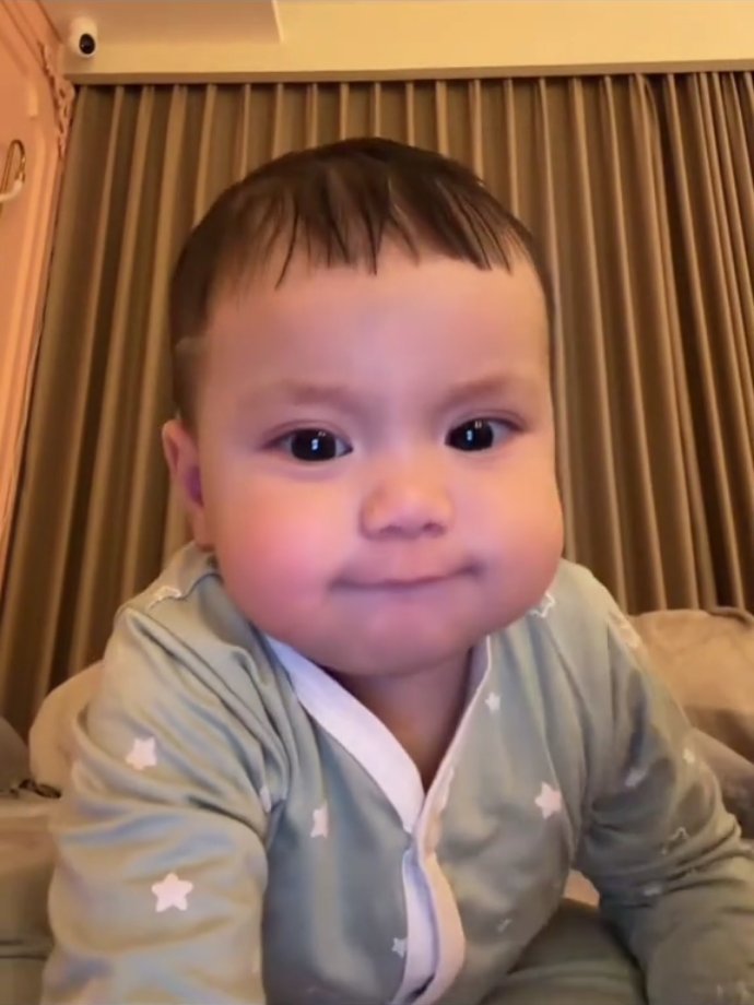 adek gemoii bgt cii🤏🏻 #elzhard #elzhardrahadianaskara #elkerung #dedekbayi #masyaallah 