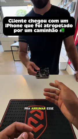Cliente chegou na loja com um iPhone 15 pro que foi atropelado e estava todo quebrado #manutencaodecelular  #reparodecelular  #iphone 