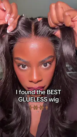 I found the BEST glueless wig!!! 🙌🏾🙌🏾🤏🏾🤏🏾🤏🏾 #gluelesswig #hairvivi #gluelesslacewig #wiginstall 