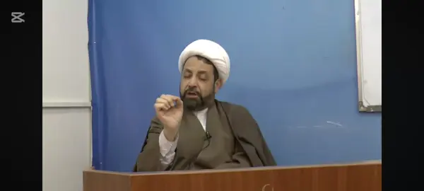 مقتطف خفيف ايمن المصري يكلم طلابه عن أصالة الوجود و الماهية في احد دروسه  #فلسفة #ايمن_المصري #اصالة_الماهية #philosophy #fyp 