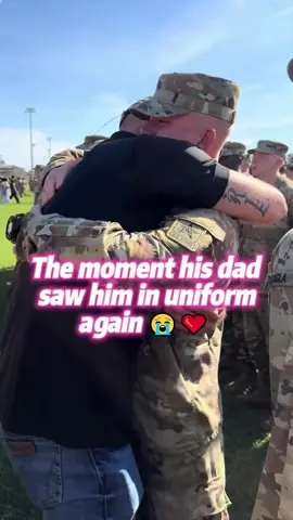 After years of service… a soldier finally hugs his dad again 😭🇺🇸#soldierreunion#militaryreunion#soldiersurprise#fatherandson#emotionalmoment#fyp