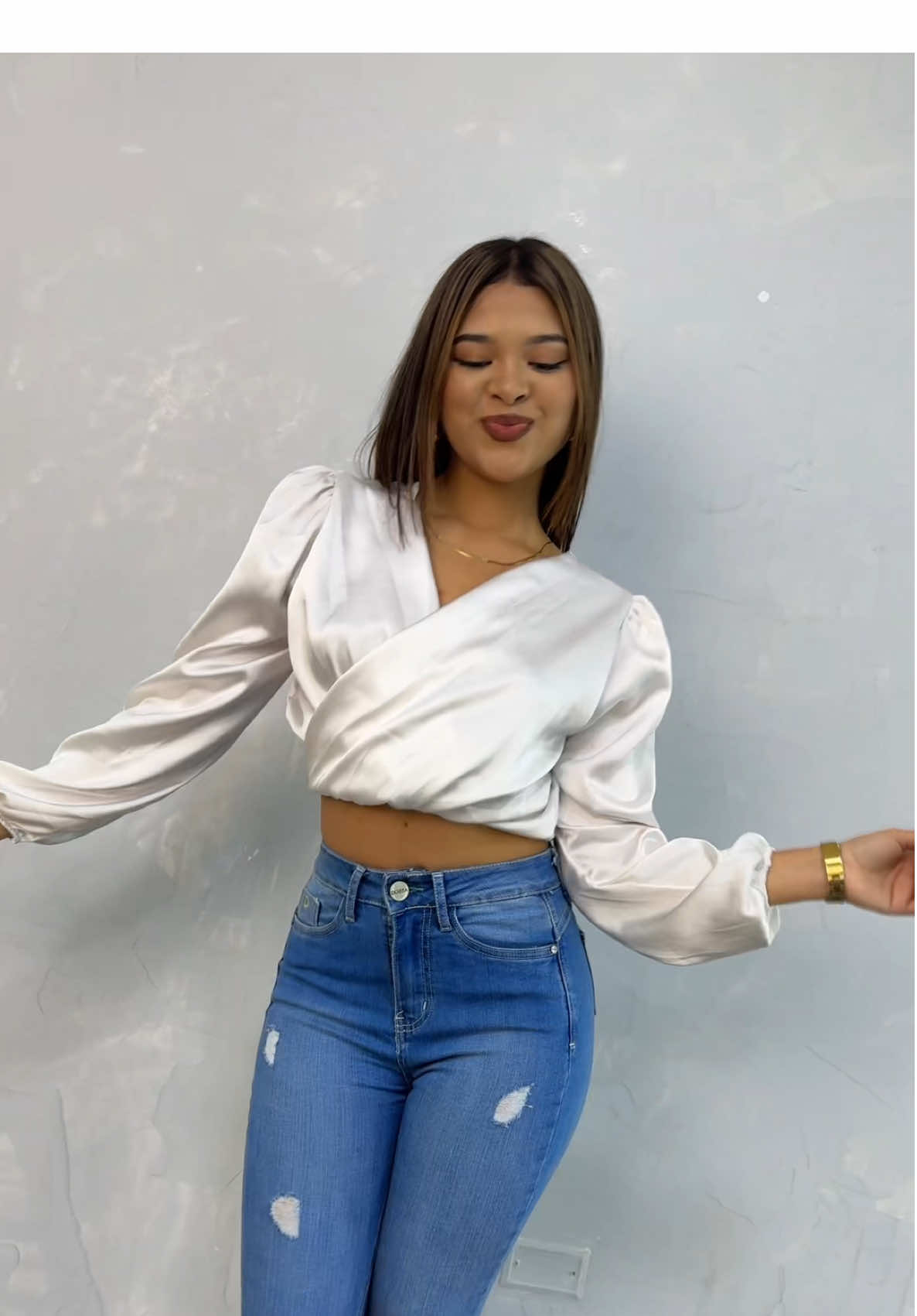 Hermoso modelo ✨EVA MODA✨ lo tenemos disponible en 3 hermosos colores 🤩🛍️💗 pide el tuyo al 📲 999 800 214 #jeans #viralll #fypシ゚ #ciber #gamarra 