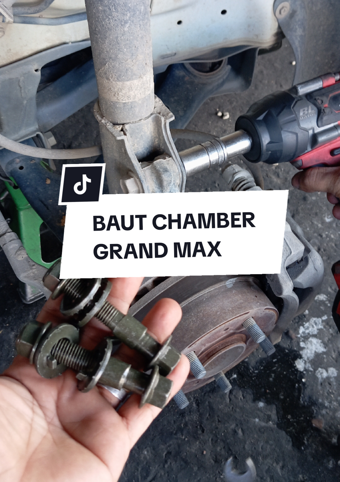 BAUT CHAMBER grand max 2024 ukuran 14mm biar ban gak cepat habis sebelah lagi. #mekanikpemula746 #bautchamber #grandmax 