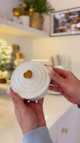 A mini cocotte mais fofa 🤏🏻🤍✨ #lecreuset #casa #lar #decor #mesaposta 