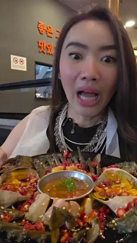 MARINATED RAW CRAB penuh telur 🥰🫶🏻 📍 Nice to mear you- Center Point Mall, Bangkok Thailand #ganjanggejang #marinatedcrab #japmei 