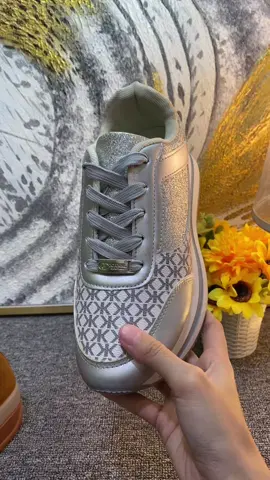 Rekomendasi sneakers cantik mewah😍💗#sneakers #OOTD #ootdfashion #cantik #sepatuwanita 