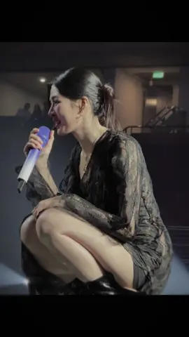 Trời ơi outfit này của LingLing…. GU KIỂU NÀY…ôi  chếcccc 😭😭 #LingOrm1st_ImpactFANCON #linglingkwong #หลิงหลิงคอง #lingorm 