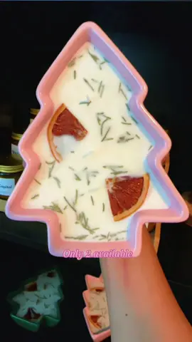 Love these pink Christmas tree candles 💖