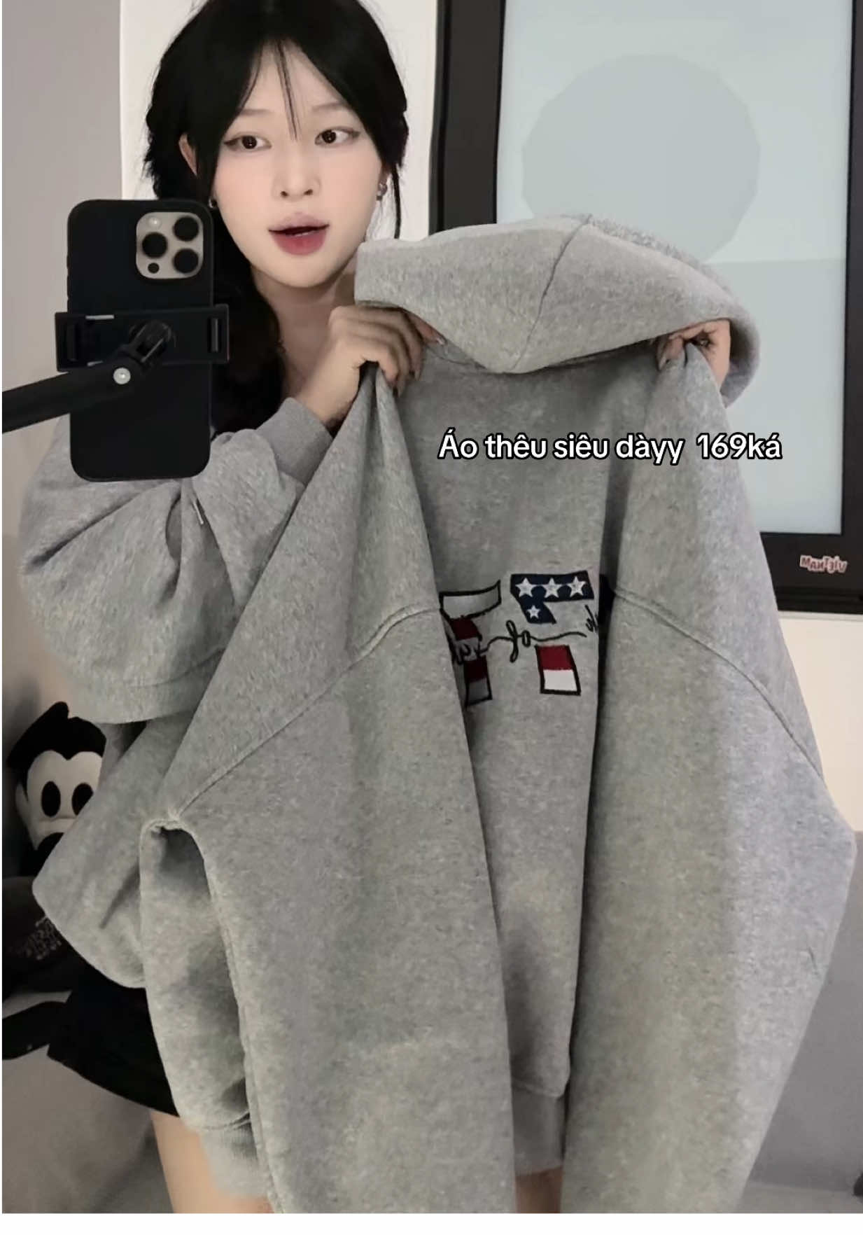 Đẹp lắm nhưng mà mỗi tội hay hết size thôi mng săn sớm nha ##xuhuong##hoodiezip##aokhoac##aosieuday