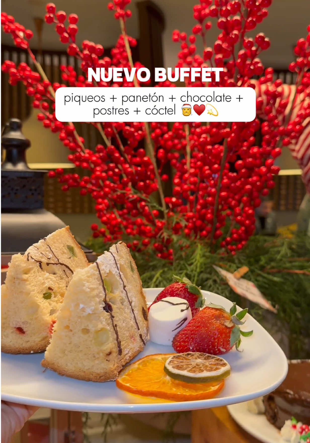 Con quién irías? 🎄🎅 todo lo que incluye👇 Amigos ya no falta nada para la navidad y en esta época se respira un ambiente más bonito y dan ganas de salir a compartir en pareja, entre amigos o con la familia, así que aquí les dejo una opción de tea time buffet navideño que tiene de todo ✨ 📍Calle Schell 400, Miraflores 📆 De miércoles a viernes ⏰ Buffet ilimitado de 5:30pm a 8:30pm 🎄Incluye panetón!  🥤Incluye bebidas: estación de jugos, café e infusiones, yogurt, chocolate. 🍹Cocktail de bienvenida ✏️Opciones dulces y saladas: panqueques, waffles, torta de chocolate, cheesecake, alitas, siu mai, tequeños, ensaladas, pasta del día, sándwich variados, salchipapa, frutas, cereales, panes, fuente de chocolate y más 🤤 📲 Informes y reservas 982876568 🎟️ Niños S/59 | adultos S/65 🔴Sígueme como 👉 @andreamoori y no olvides seguirme para más plancito a como este ✨ .  #marriott #buffet #christmasiscoming🎄 