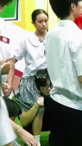 nakapuntos ulit si Joaquin 🤣 nabuhat pa nga 🤭 kaya pala may getting to know each other kahapon sa hugas serye nila sa kitchen 🤭  #joaquinarce #capricecayetano #pbbcollab2 #pbbcollab #pinoybigbrother 