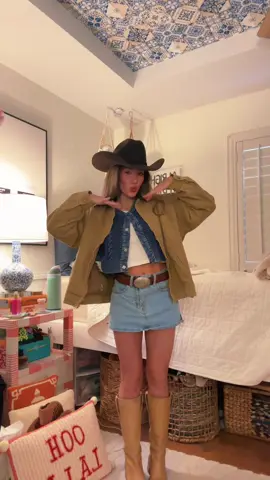 Something about a cowboy hat completes every outfit #stylingoutfits #stylingideas #coolgirlaesthetic #fyp 