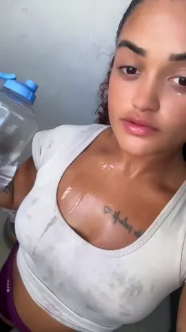 Credito ➡️@anna.dailyfit__ Você quer mudança e sabe oque precisa ser feito. Faça todos os dias, comece a cobrar mais de você!! . #treino #treinoemcasa💥 #feed #exercício 