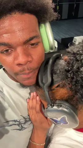 I can’t let the girls know I’m in lovee😔😂 #fyp #viral 