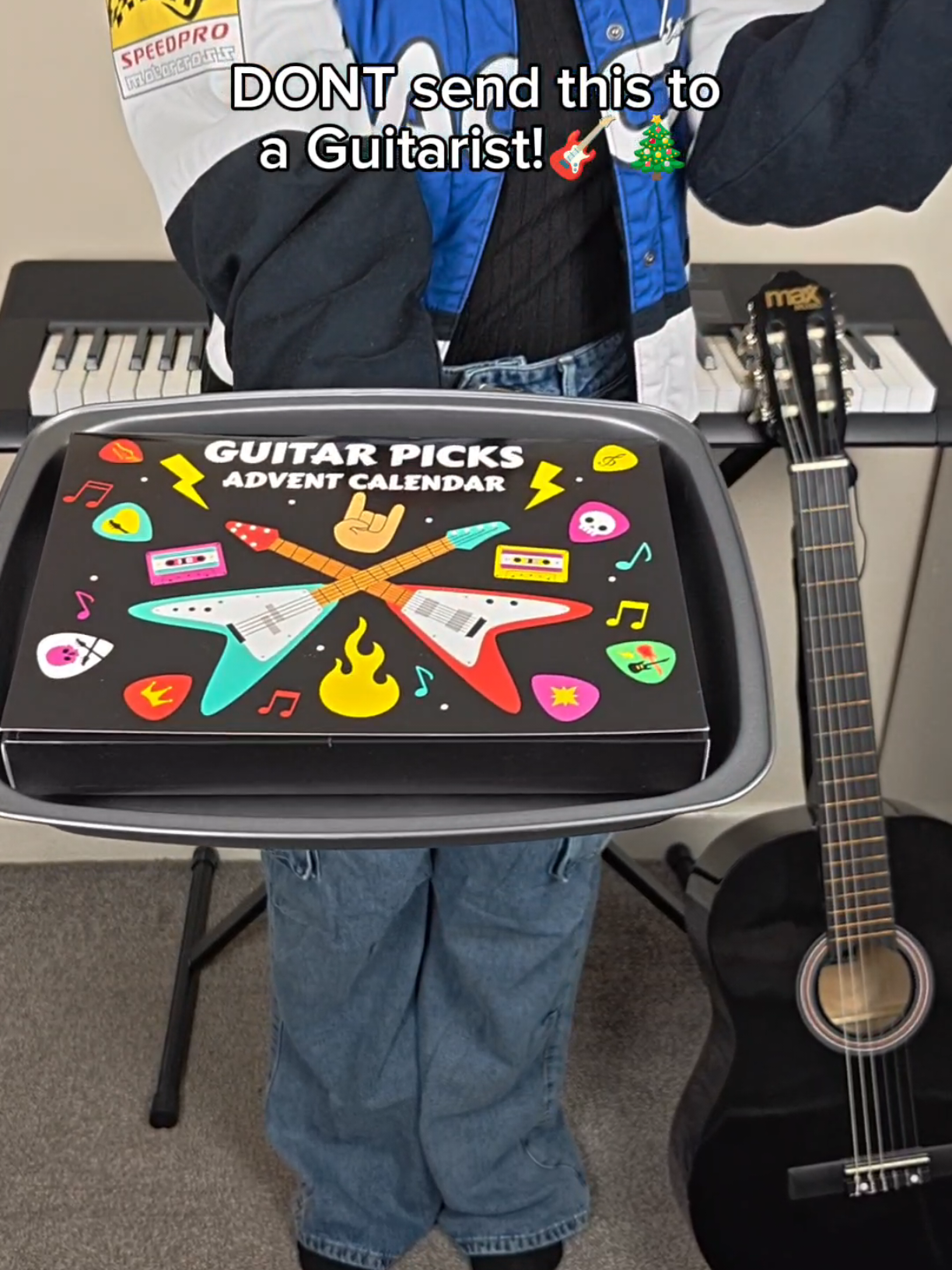 Send this to a guitarist! 🎸🎄 #adventcalendar #guitarist #picks #christmasgift #fyp 