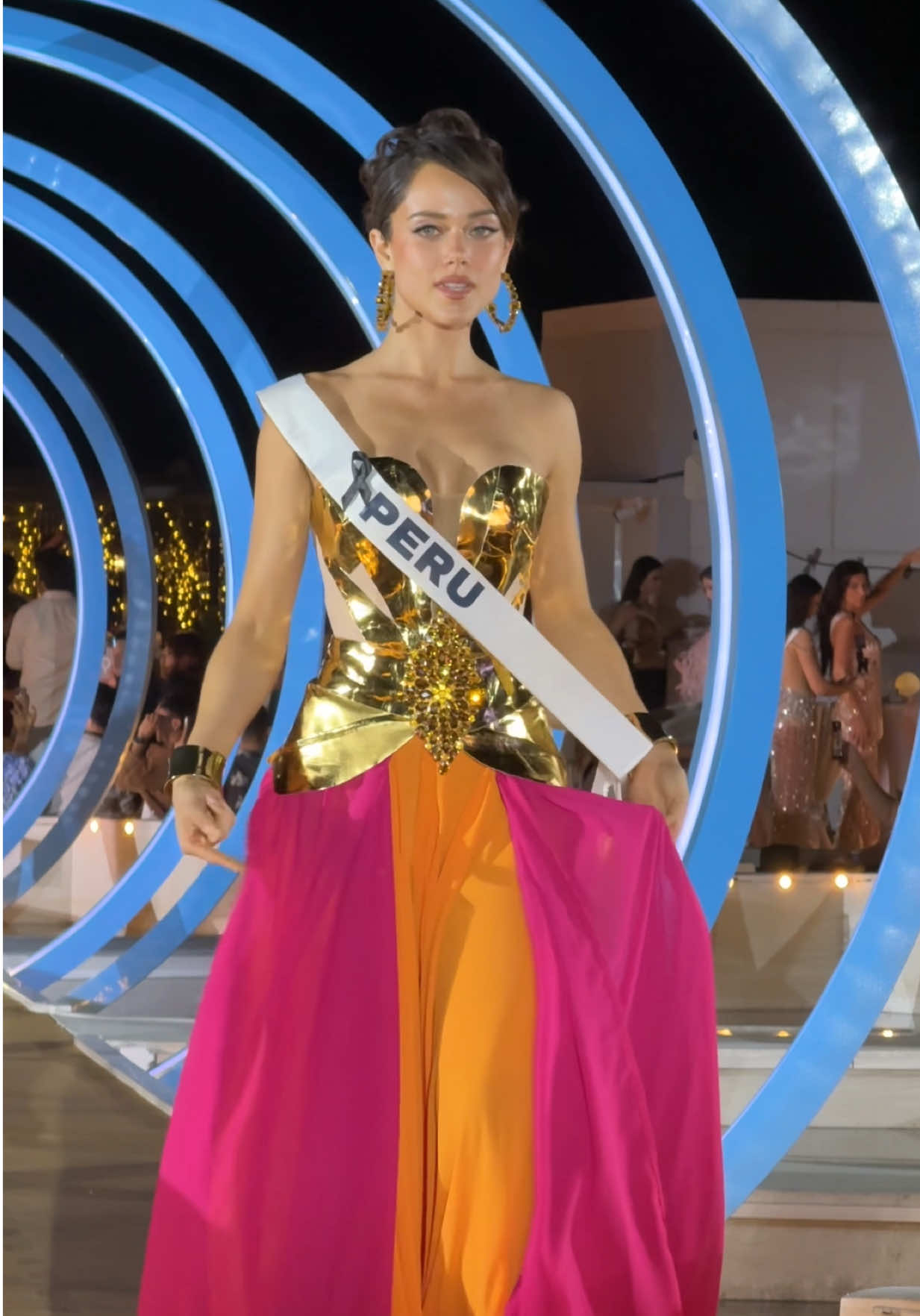 𝐌𝐨𝐨𝐧𝐥𝐢𝐠𝐡𝐭 𝐒𝐤𝐲 𝐆𝐚𝐥𝐚 𝐖𝐞𝐥𝐜𝐨𝐦𝐞 𝐃𝐢𝐧𝐧𝐞𝐫 as The 74th Miss Universe contestants light up the night. 💫 Peru #MGIxMU #MissUniverse  #The74thMissUniverse