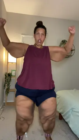 It’s starting to really get to me #fitnessjourney #bodytransformation #looseskin #workoutmotivation #strongwomen 