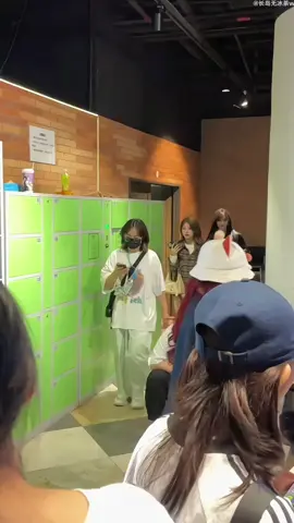 Cùng nhau tan làm, cùng nhau trở về nhà Cre: 长岛无冰茶w, 阿丘比特嗯, claroscuro- #bachlythieudi #bachhandu #baixinyu #chudihan #zhuyixin 