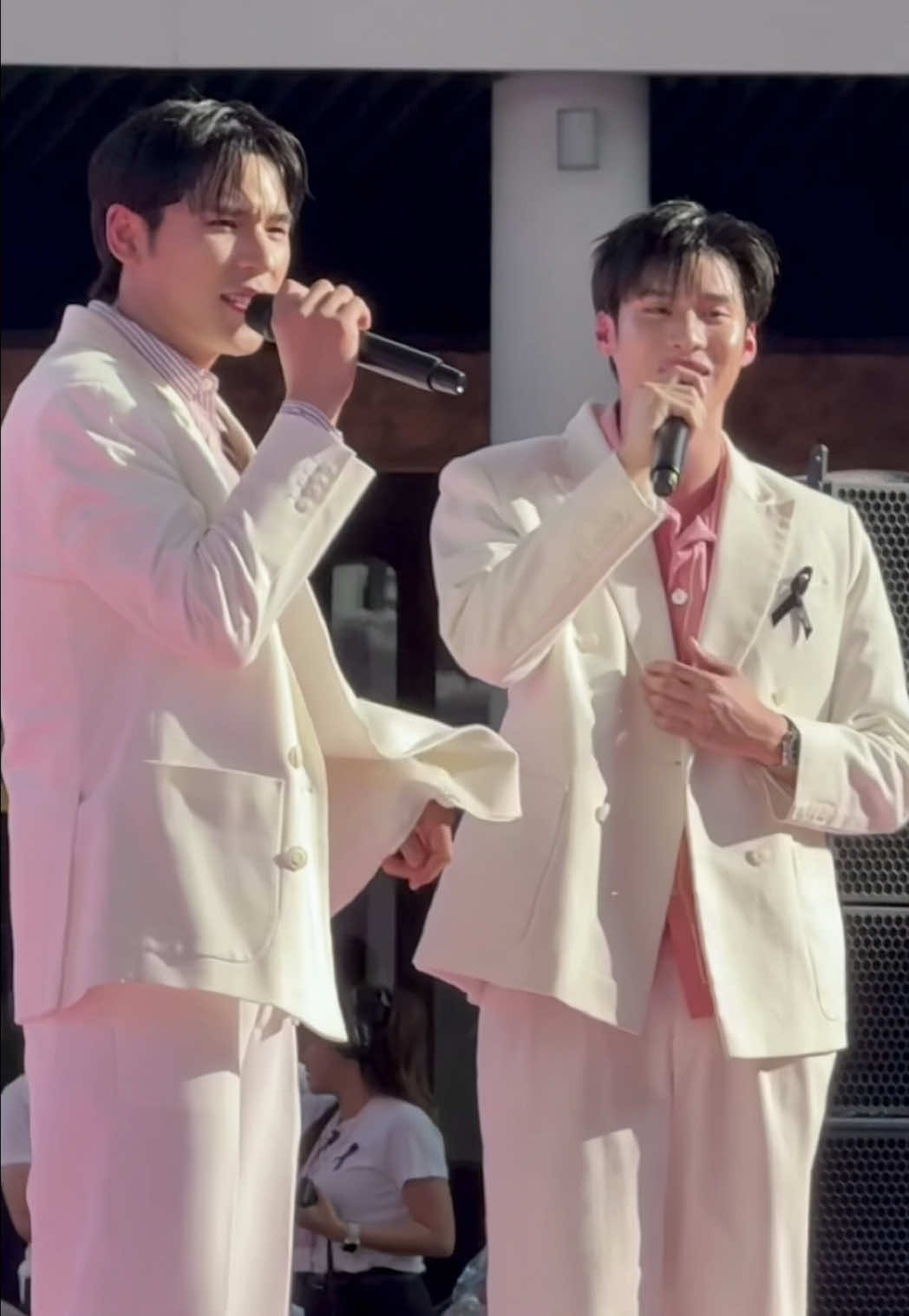 ครั้งหนึ่งตลอดไป ครั้งที่ 3 ของเพิร์ลพีค🥹💘✨ หวานฉ่ำสู้แดดร้อนไปเลย เก่งมากค้าบ🫶🏻 @Pearlpooo @peakpeemapol 🐶🐰🩶💙 #NareexPearlpeak #PearlPeak #เพิร์ลพีค #peakpeemapol #pearlpooo 