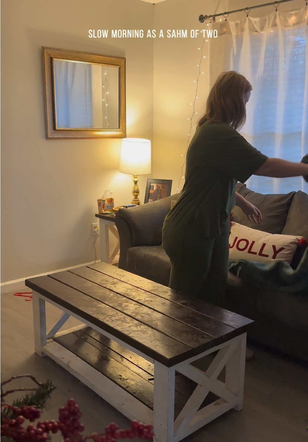 we have our first thanksgiving dinner today, so until then i’ll be on the couch 😆 #morningvlog #slowmorning #morningroutine #sahm #toddlermom 