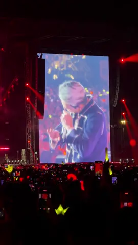 #gdragonworldtour2025 #vietnam #gdragon #ubermensch #concert 