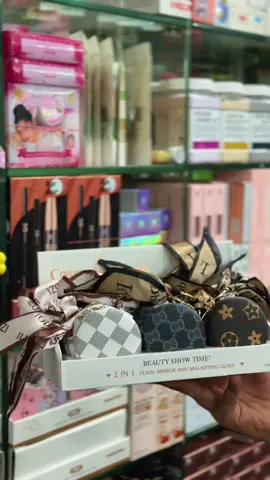 Cosmetic Mirror 🪞