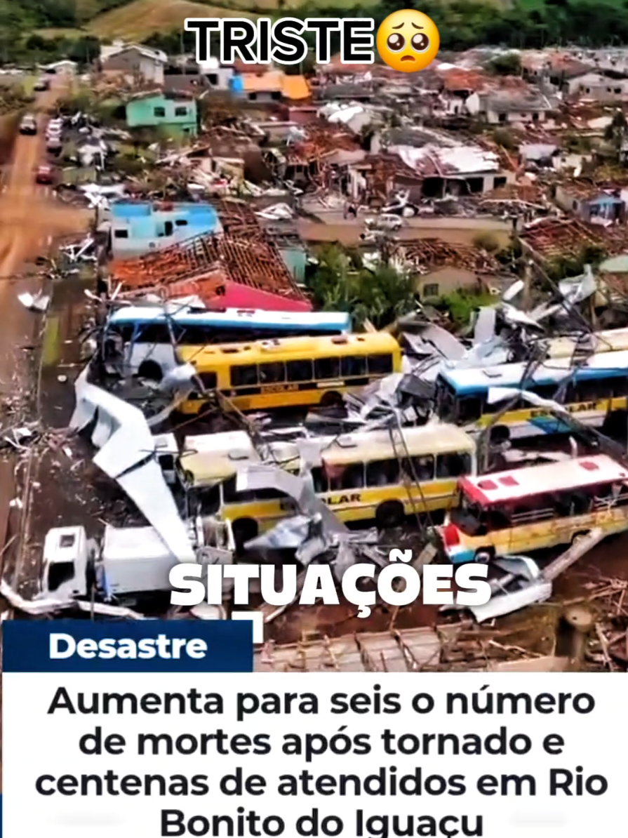 TRISTE! 😭 O Governo do Paraná confirma, até o momento, seis óbitos decorrentes do evento climático que atingiu o Estado entre sexta (7) e sábado (8). Do total de vítimas, cinco são de Rio Bonito do Iguaçu e uma de Guarapuava. Em Rio Bonito do Iguaçu foram três homens com idades de 49, 57 e 83 anos, e duas mulheres, com idades de 47 e 14 anos. A vítima de Guarapuava é um homem de 53 anos – a idade dele foi atualizada, a informação inicial era de 60 anos. Também há um desaparecido até o momento. Duas pessoas que foram dadas como desaparecidas foram localizadas. As forças de salvamento ainda estão recebendo informações de familiares e o número pode aumentar. São 53 bombeiros já em atendimento na cidade. #desastre #temporal #tragédia #RioBonitoDoIguaçu 
