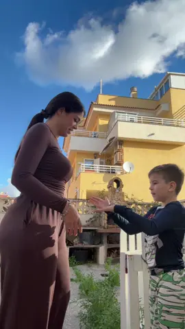 Enfadaros lo que queráis… el se ríe🥳