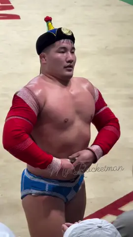 I wanna lick his sweet sweat #physicalasiamongolia #mongolianwrestling #orkhonbayarbayarsaikhan  #Hotman #phsycalasia