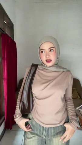 jeans yg selalu ditanyainn 🖤 #outfitideas #outfitinspo #OOTD #fitcheck #celanamurah 