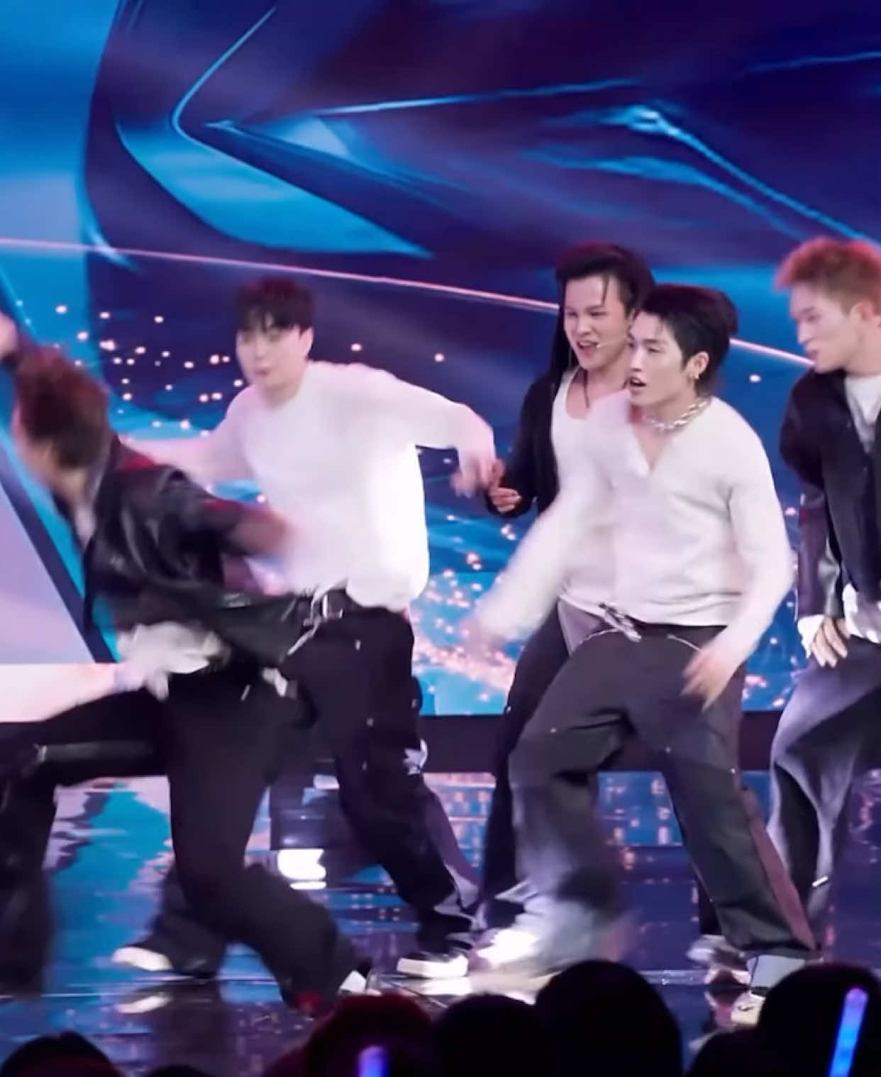 Teamwork đỉnh thật sự, nổi da gà 🔥 #negav #anhtraisayhi2025 #dancebattle #teamcongb #teamwork 