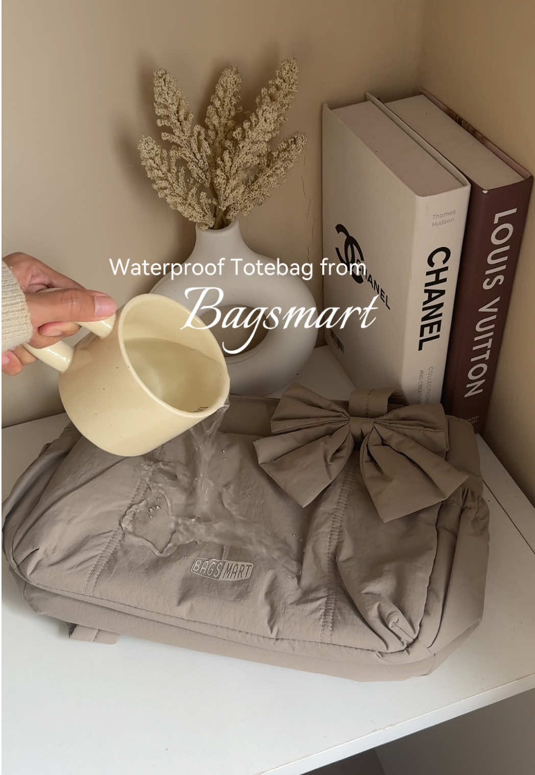 Very spacious and cute!🤎#totebag #bow #bagsmart 