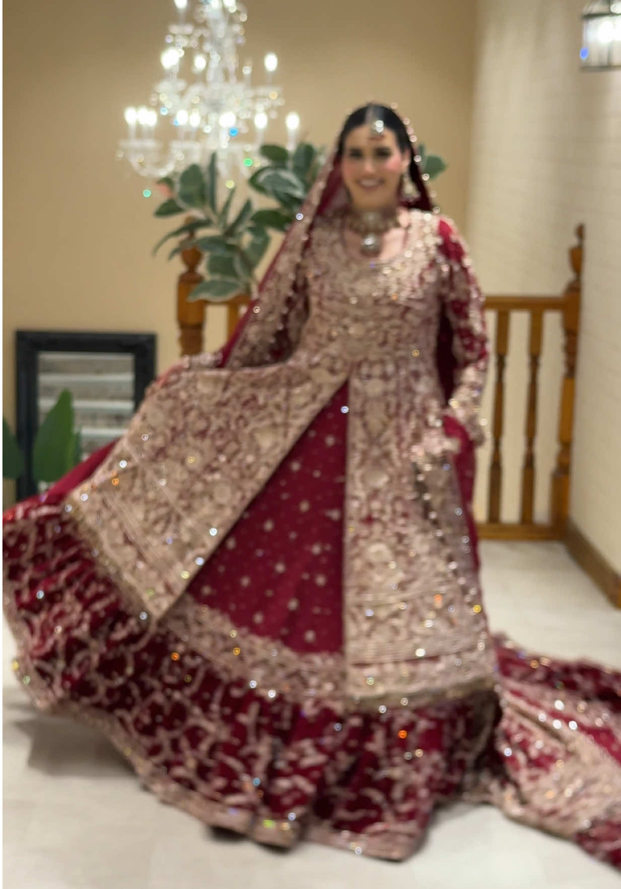 WATCH FULL 👀 AMAZING MOST BEAUTIFUL BRIDAL OUTFIT WITH A BODY SPLIT AND FARSHI LEHENGA BY 7AATRANG🫠❤️#7aatrang #million #CapCut #fyp #viral 