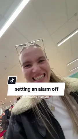 the whole shop thinks I’m a thief