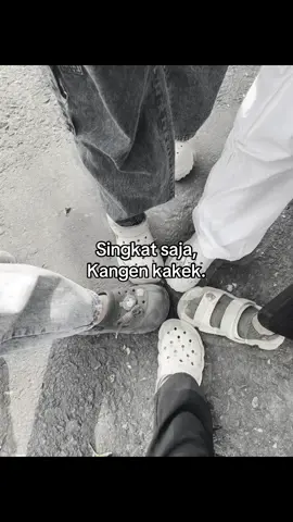 Kangen bgt,semoga tenang disana,buat kalian yg masih punya kakek bahagiain ya sebelum pergi🙂🙂#katakata #fyp #xybca #masukberanda 