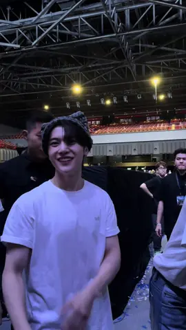 had to rizz up my fav man 🫣🤭#seokmatthew #zb1 #zb1inkl #hereandnowtour 