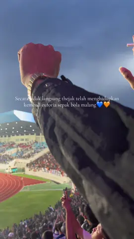 🧡💙#jakmania #jktxmlg #aremautas #football #casualfootball 